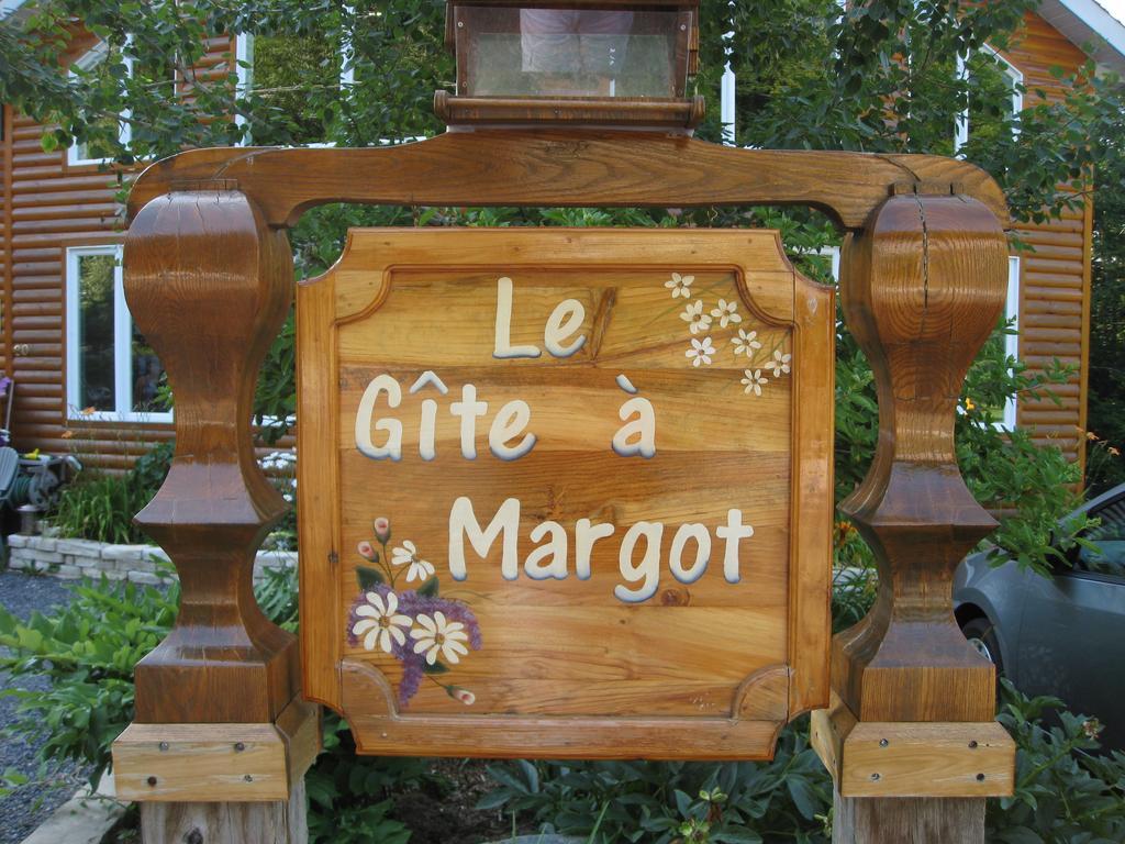 Le Gite A Margot Bromont Exteriör bild